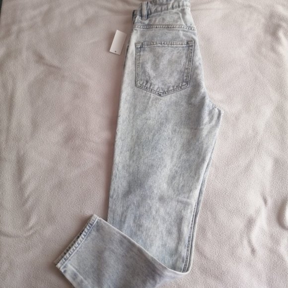Urban Planet Refuge Denim Vintage High Rise Distressed Light Wash Mom Jeans - Picture 10 of 12